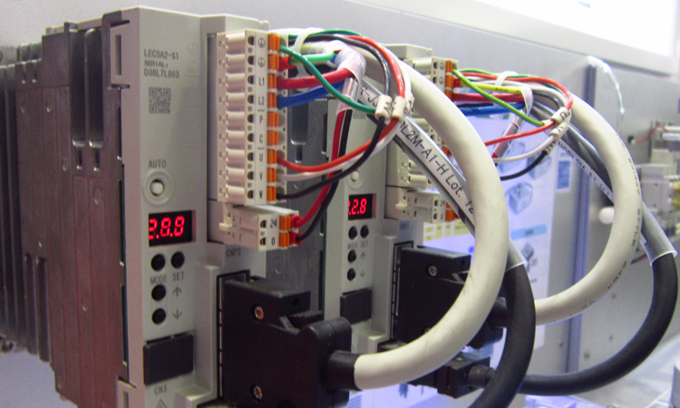 弹簧插拔式接线端子